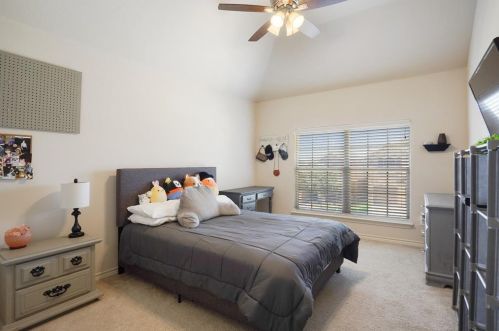 5724 Diamond Valley Dr, Fort Worth TX  76179-7607 exterior