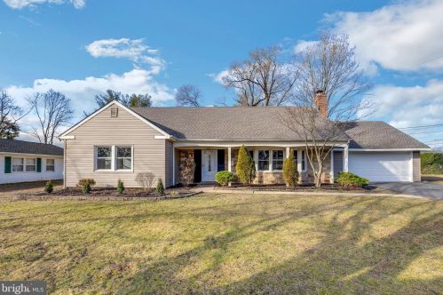 189 Club House Dr, Willingboro, NJ 08046-3548