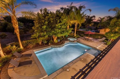 16107 Sierra Heights Dr, Riverside CA  92503-8413 exterior