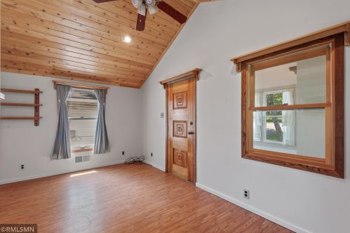 521 Geneva Ave, Saint Paul MN  55128-6421 exterior
