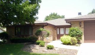 2304 Sherborn Ln, Schaumburg, IL 60193-1052