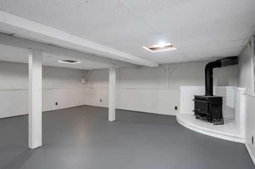 1590 Fawnvista Ln, Cincinnati OH 45246-2039 exterior