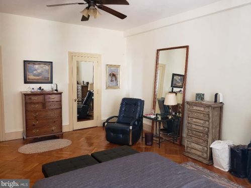 250 13th St, Philadelphia PA  19107-5615 exterior