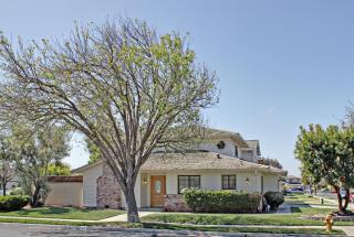 301 Vincent Pl, Salinas, CA 93907-2339