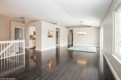 532 King Ave, Barrington Hills, IL 60118