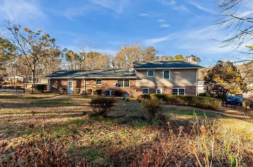 131 Crk Cir, Stockbridge GA  30281-3320 exterior