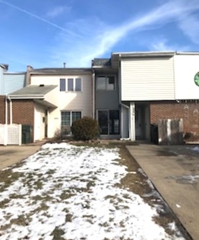 2026 Berkshire Cir, Carpentersville, IL 60110-2475