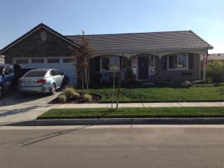 1547 Atlantic Ave, Lemoore CA  93245-3837 exterior