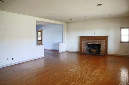 3931 Terracina Dr, Riverside, CA 92506-0150