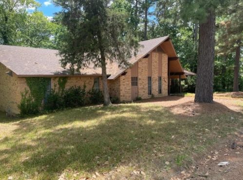 401 Kingsway, Leveretts Chapel, TX 75684-1031