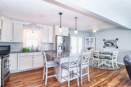 39 Ryegate Ter, Upper Stepney, CT 06468-2240