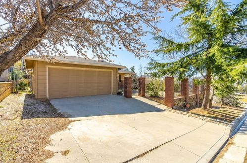 42924 Leadhill Dr, Leona Valley, CA 93532-1504
