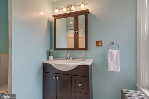 232 Walnut St, Lancaster PA  17602-2342 exterior