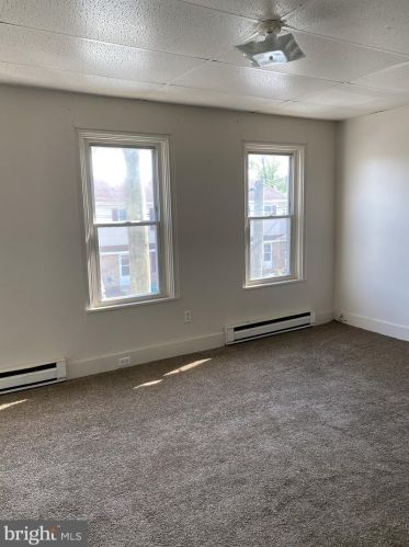 91 B St, Carlisle, PA 17013-1906