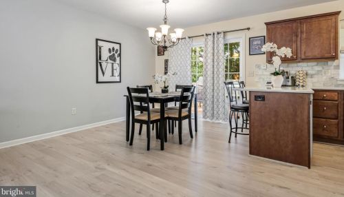 319 Devon Dr, Lancaster PA  17603-4609 exterior