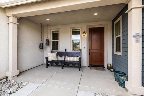 4616 Fannin Dr, Simi Valley, CA 93063-0013