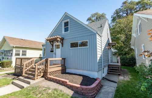 7221 Jefferson Ave, Hammond, IN 46324-1905