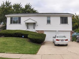 608 Briarcliff Rd, Lemont IL  60440-2631 exterior