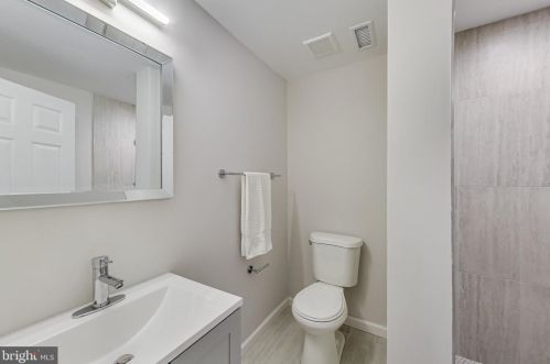 9107 Wax Myrtle Ct, Springfield VA  22015-2007 exterior
