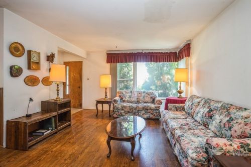 804 Owen St, Mount Prospect, IL 60056-4340