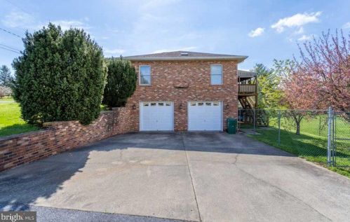 2 Oak Crest Dr, Richmond National Battlefiel, VA 22835-1579