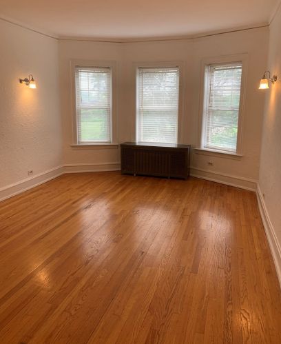 2250 Granville Ave, Chicago, IL 60659-2945