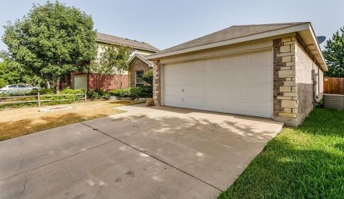 9021 Rushing River Dr, Fort Worth TX  76118-7741 exterior