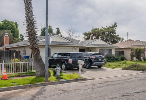 3297 Norwich Ave, Fresno, CA 93722-4129