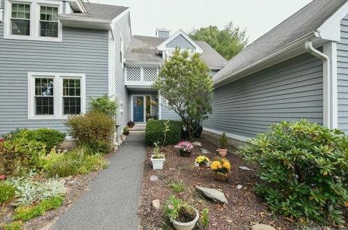 1 Fairmount Ln, Granby, CT 06035-2430