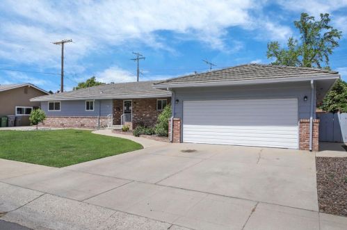 1801 Normandy Ln, Lodi, CA 95242-3449