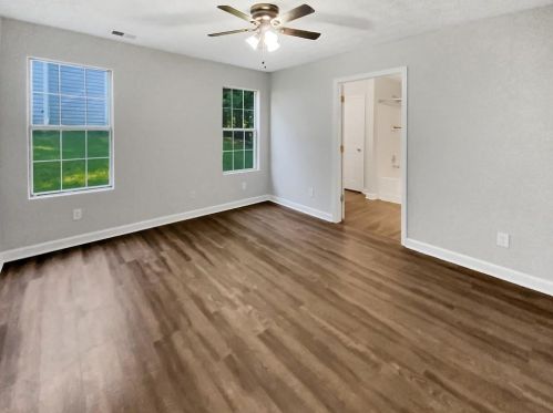 6762 Hiddenlake Dr, Rex GA 30273-2109 exterior