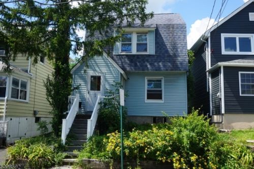 23 Central Pl, Town Center, NJ 07052-4301