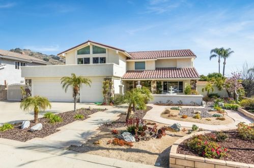 4772 Raymond Dr, La Verne, CA 91750-2217