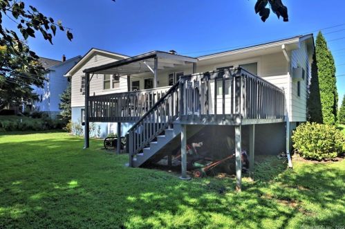 40 Wakelee Avenue Ext, Huntington, CT 06484-3922