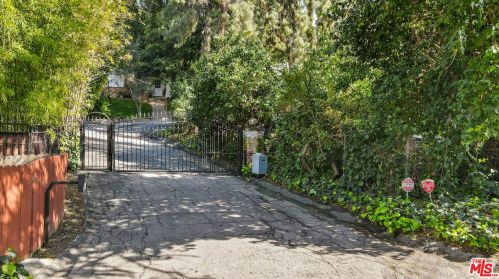 4628 Balboa Ave, Van Nuys, CA 91316-4105