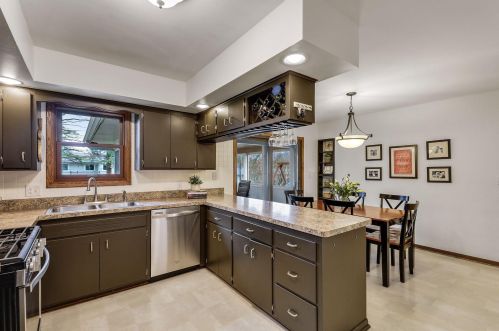 2073 Jade Ln, Saint Paul MN  55122-2862 exterior