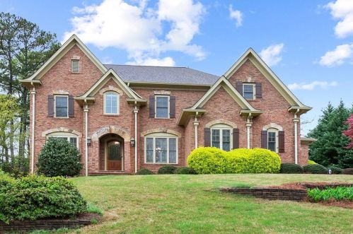 5850 Garber Dr, Atlanta GA  30328-5151 exterior