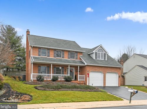119 Windsor Dr, Ephrata, PA 17522-2652