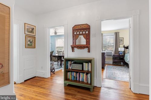 135 Warwick Rd, Tavistock NJ  08033-3706 exterior