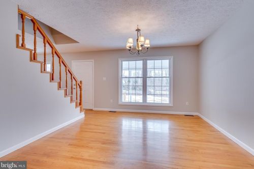 165 Gingerbread Ln, Harpers Ferry WV 25425-5591 exterior