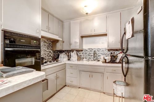 343 Riverdale Dr, Glendale CA  91204-4825 exterior