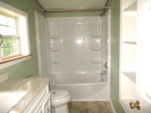 6 Stark St, Belmont, NH 03220-4015