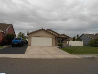 7915 Salmon Dr, Pasco, WA 99301-6819