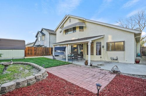 2024 Bailey Dr, Modesto CA  95355-9160 exterior