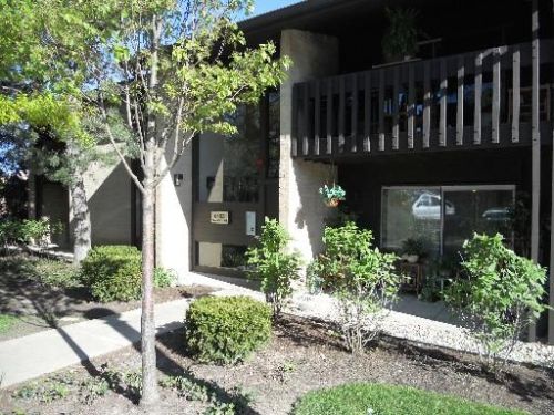 6163 Knoll Wood Rd, Willowbrook IL 60527-3230 exterior