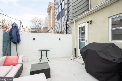 1613 Manton St, Philadelphia PA  19146-3029 exterior