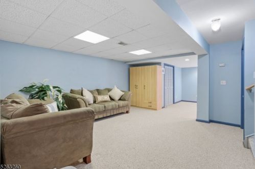 20 Grant Way, Princeton NJ  08540-1600 exterior