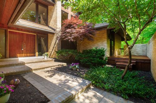 818 Ironwood Dr, Frankfort, IL 60423-1072