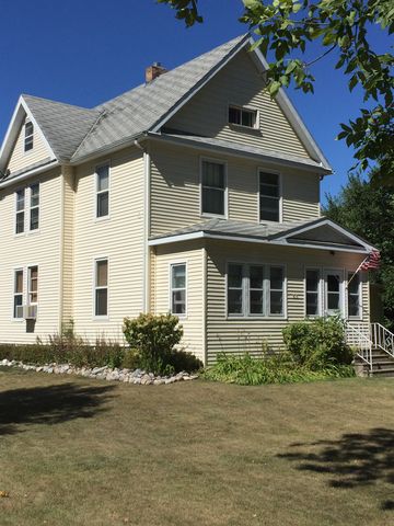 55 5th Ave, Mayville, ND 58257-1231