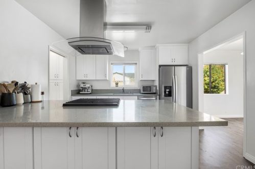 22631 Hickory Ave, Torrance CA  90505-2945 exterior